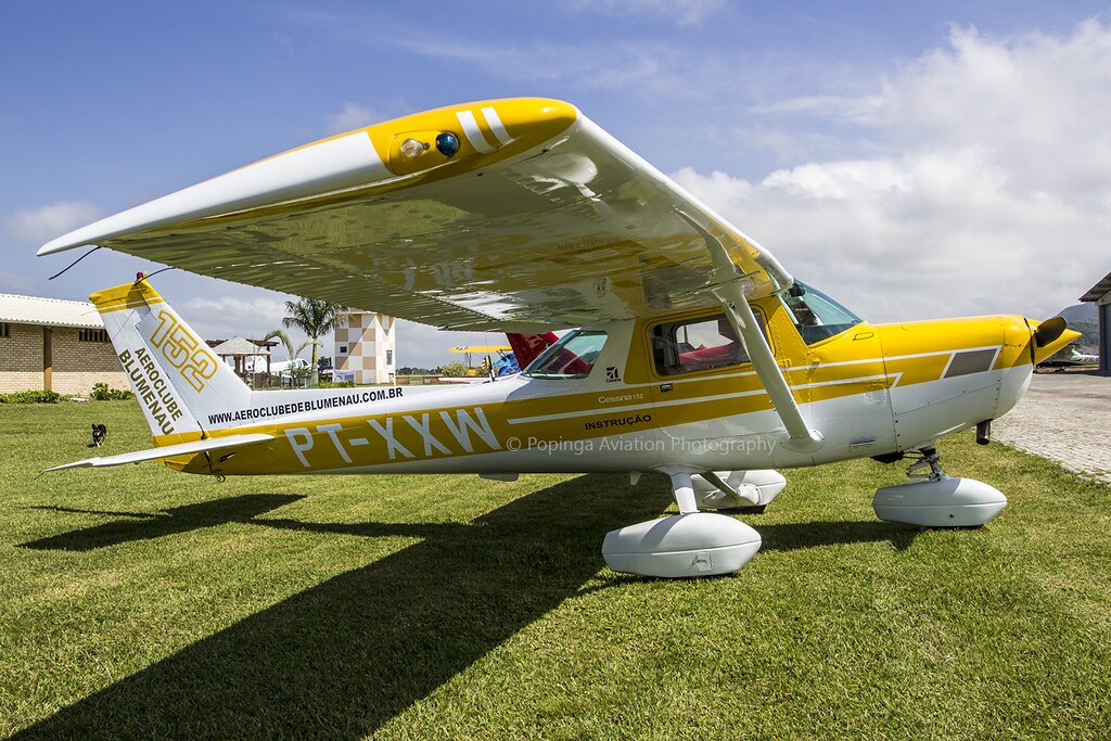 PT-XXW - Cessna 152 | SDEN | Popinga Aviation | Flickr