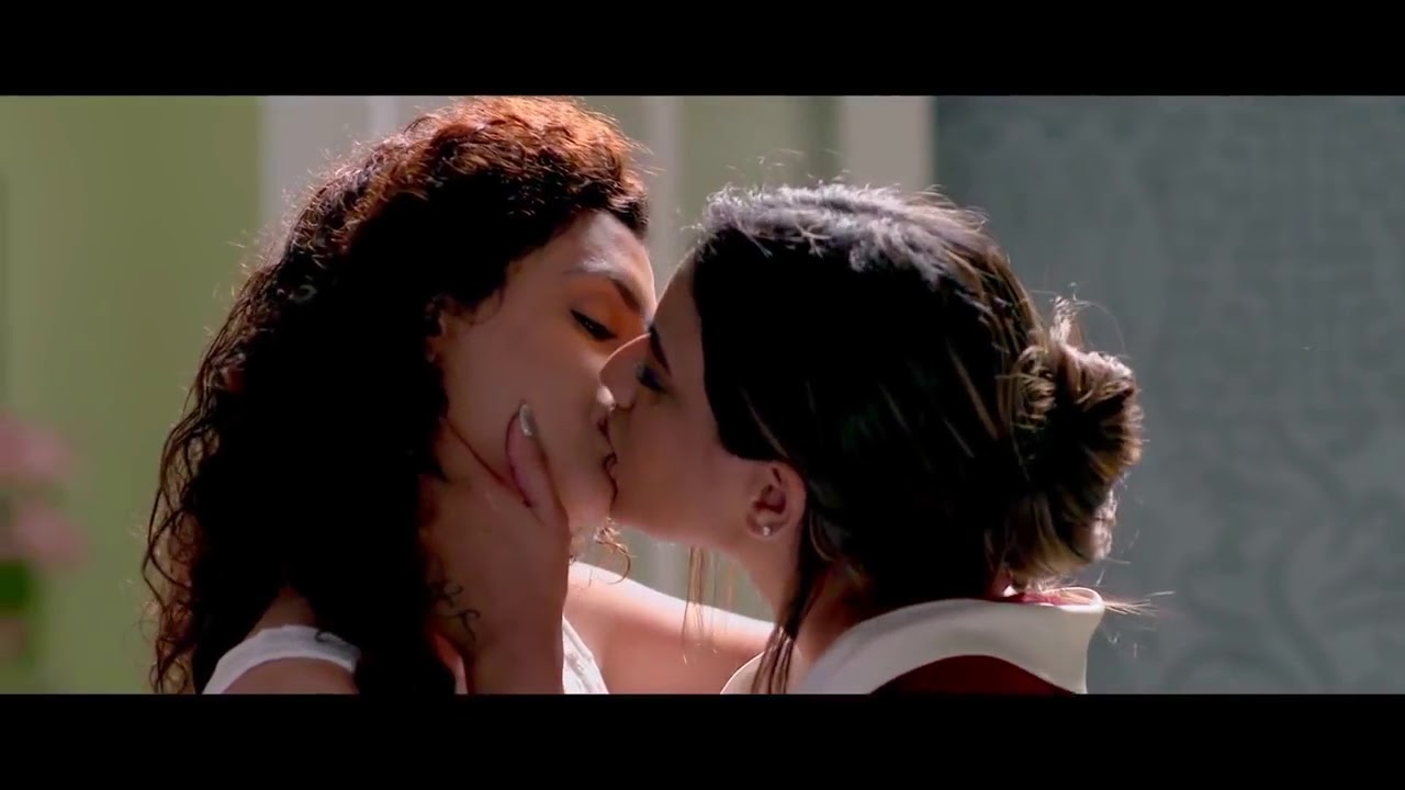 Nia Sharma Hottest Lesbian Kissing Scene !!! - YouTube