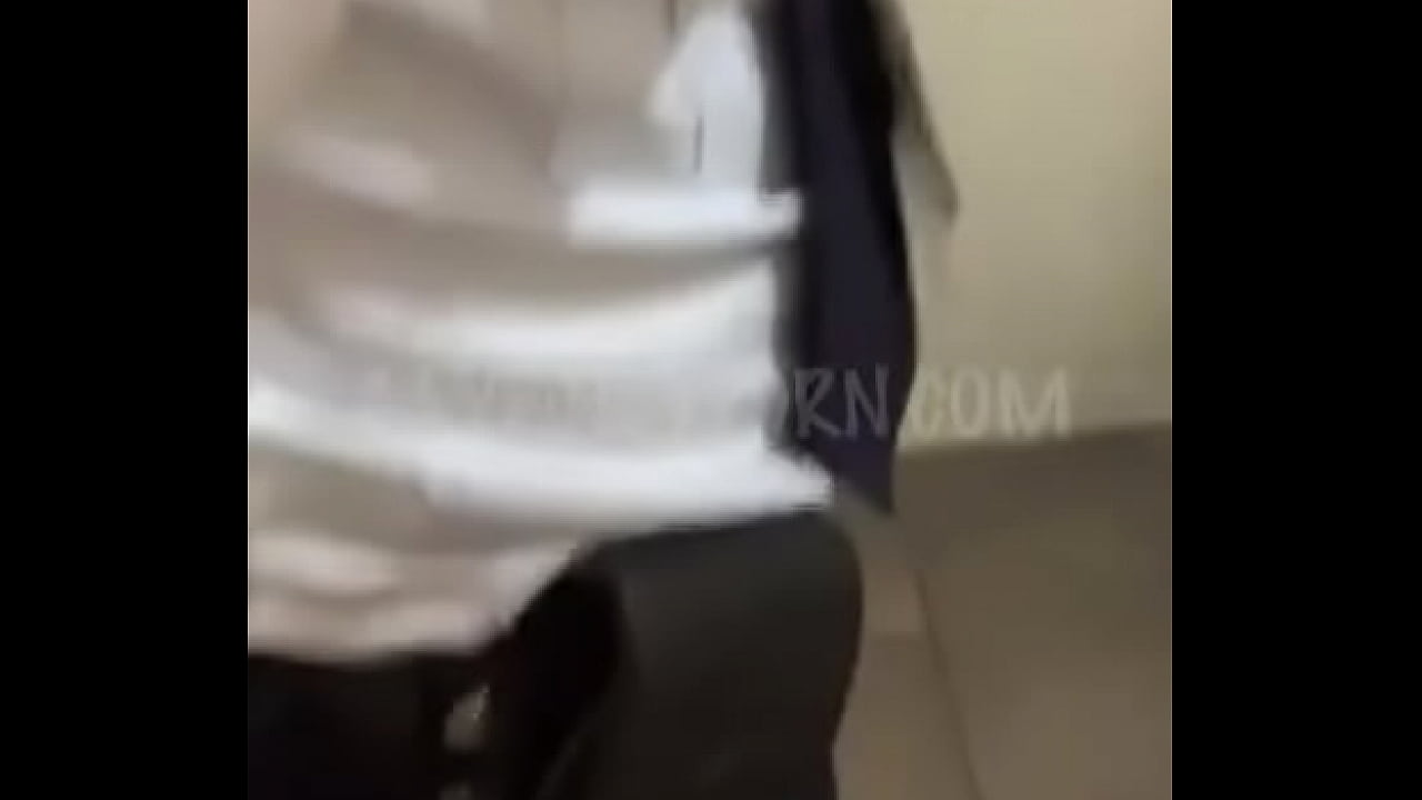 PINOY SCANDAL VIDEO- SECURITY GUARD TRIES TO BLOWJOB A GUY INSIDE ...