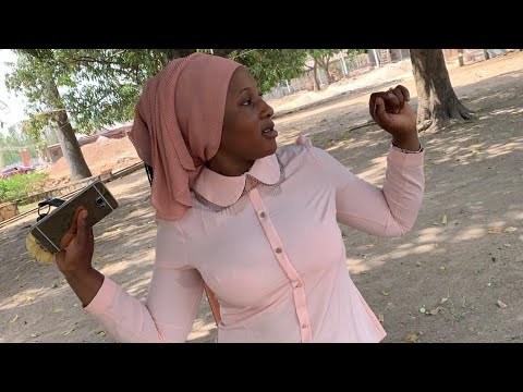 Kwartanci Mai Gida Da Yar Aiki A Gaban Matansa Video 2019 - YouTube