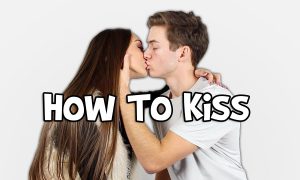 HOW TO KISS! *TUTORIAL* - YouTube
