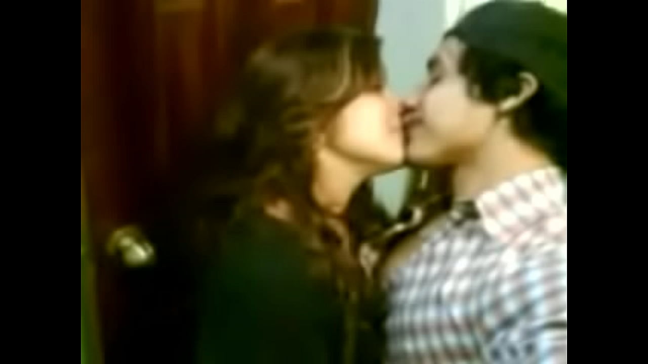 lahore boy & girl hot kiss - XVIDEOS.COM