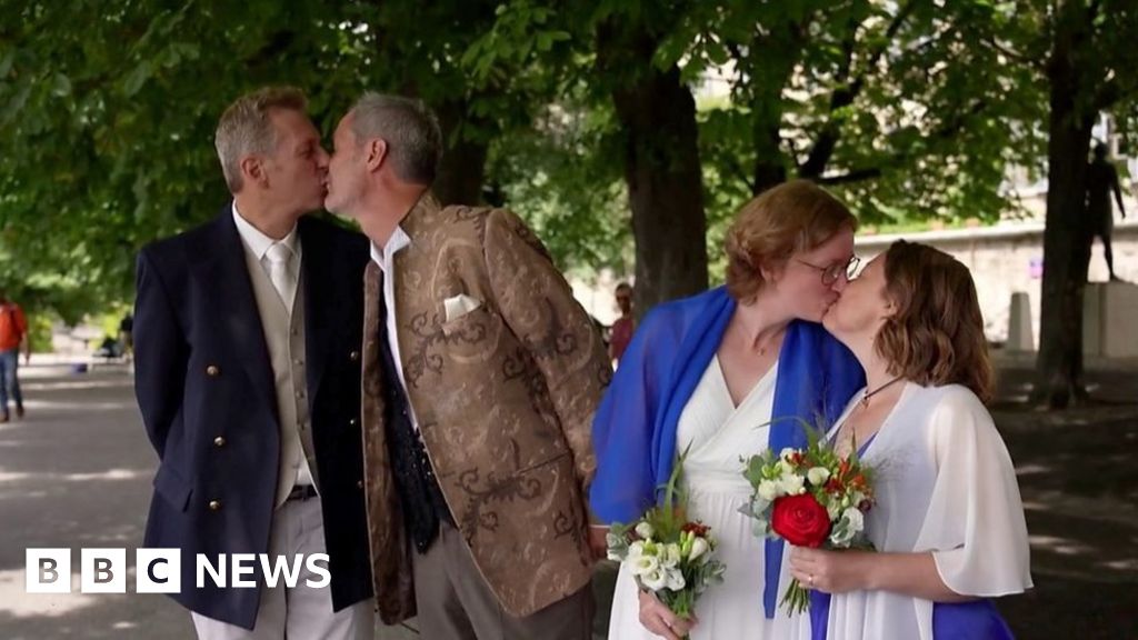 Same-sex couples legally marry in Switzerland - BBC News