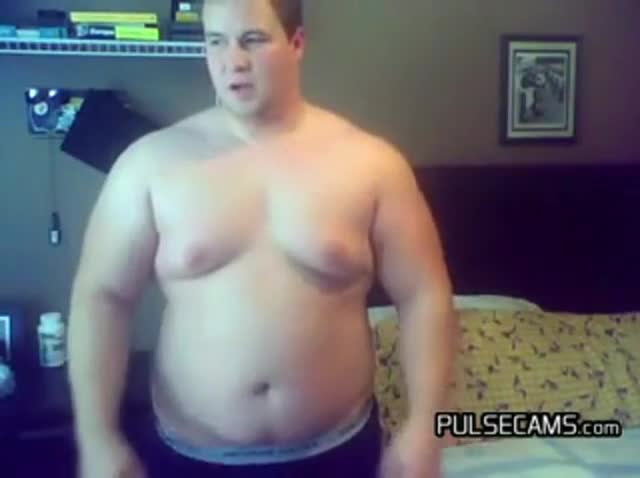 Chubby Guy Flexing : XXXBunker.com Porn Tube