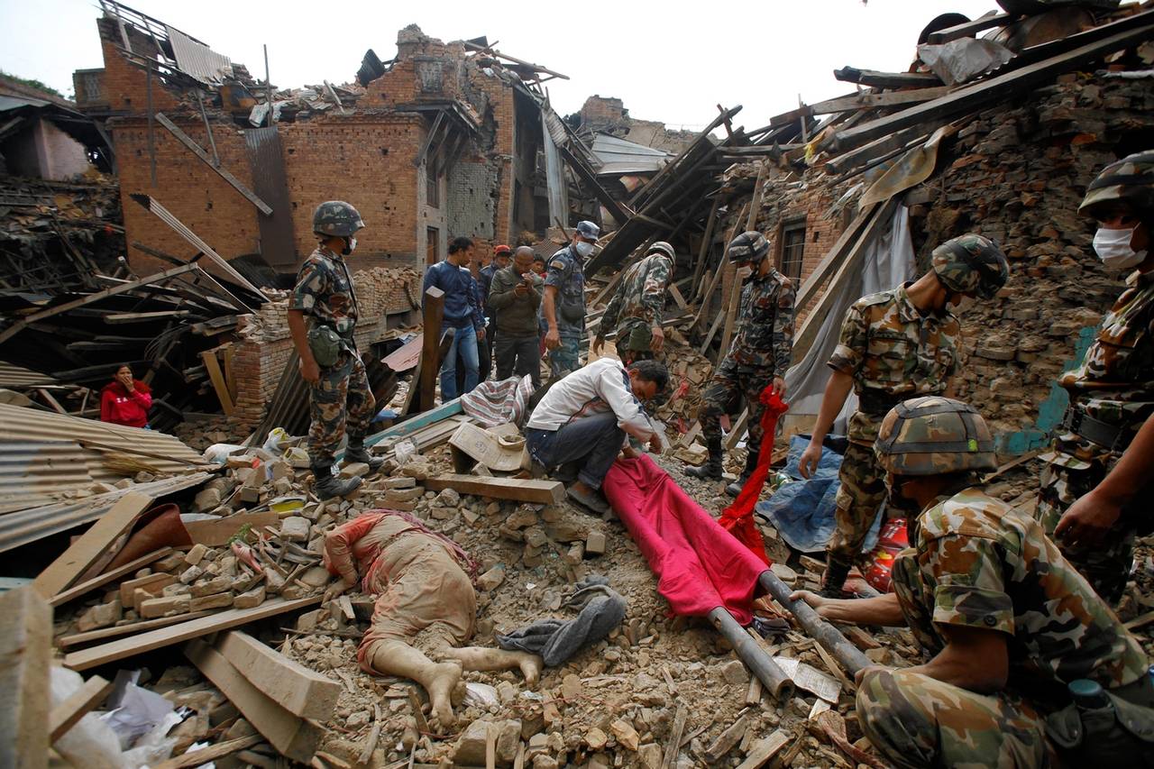 Nepal Earthquake: India and China Send Rescue Teams to Himalayan ...