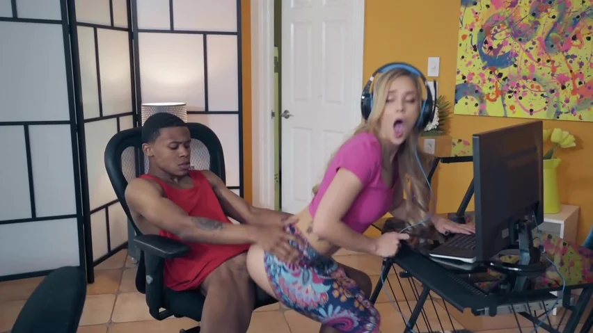 Ebony guy is fucking white chick while girlfriend is playing game ...