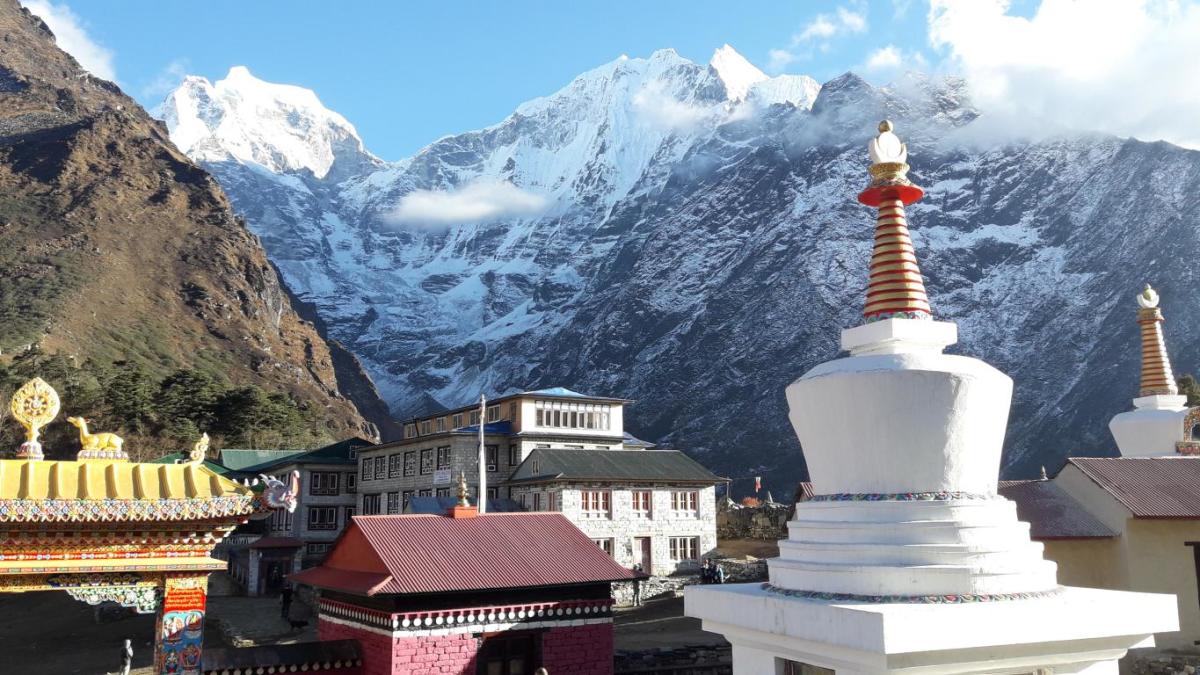 Everest base camp trek for LGBTIQ+