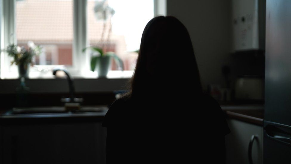Sex assault victims warn about home massage dangers - BBC News