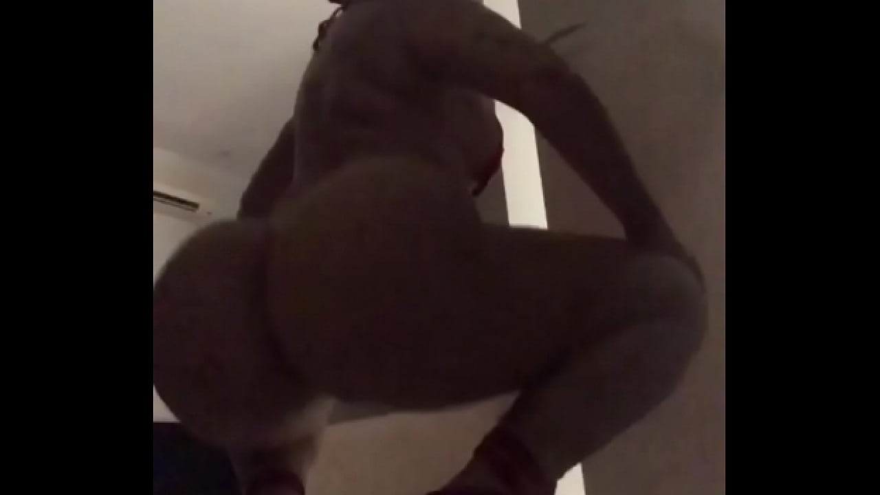 Twerk in the bathroom - xxxhub.club - XVIDEOS.COM