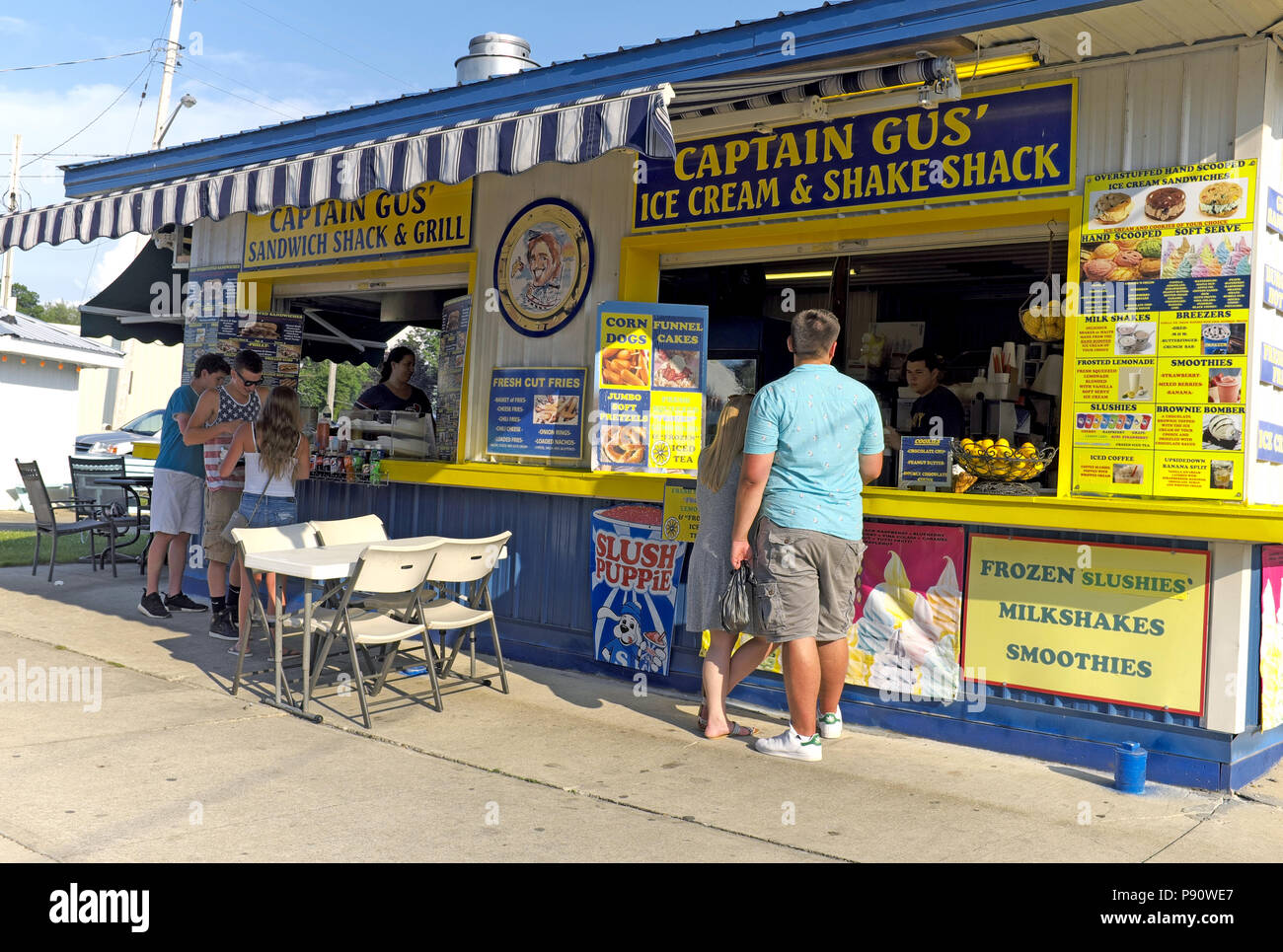 Captain Gus' Ice Cream and Shake Shack in the summer resort town ...