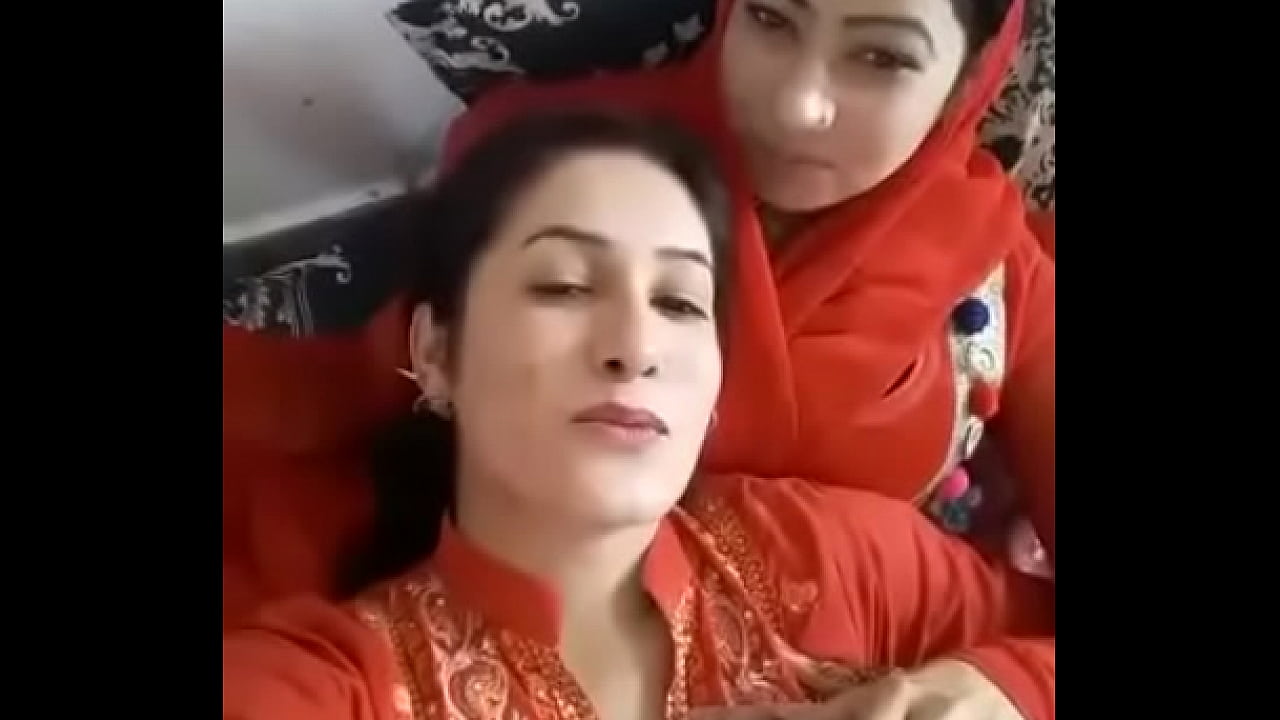 Pakistani fun loving girls - XVIDEOS.COM