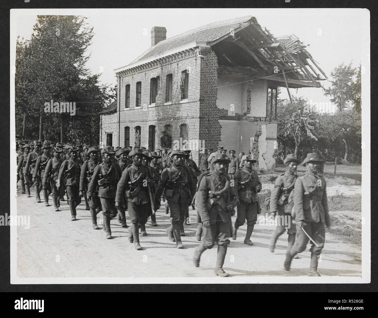 39th] Garhwali Riflemen on the march in France [Estaire La BassÃ©e ...