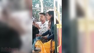 Indian girl giving a head to her bf at the park • LeakTape