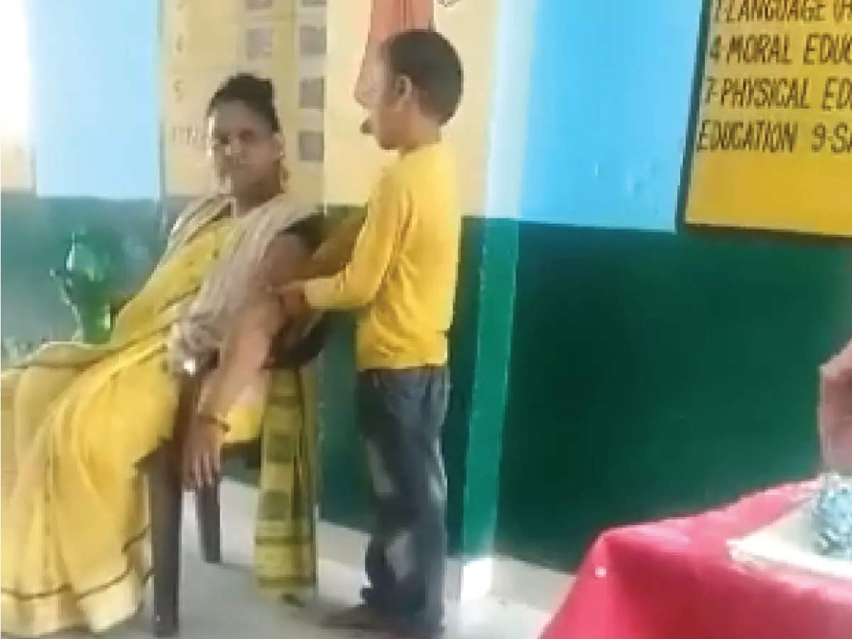 Teacher Massage: Teacher gets student to massage her arm, is ...