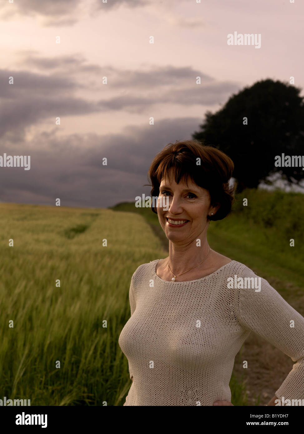 Field busty hi-res stock photography and images - Alamy