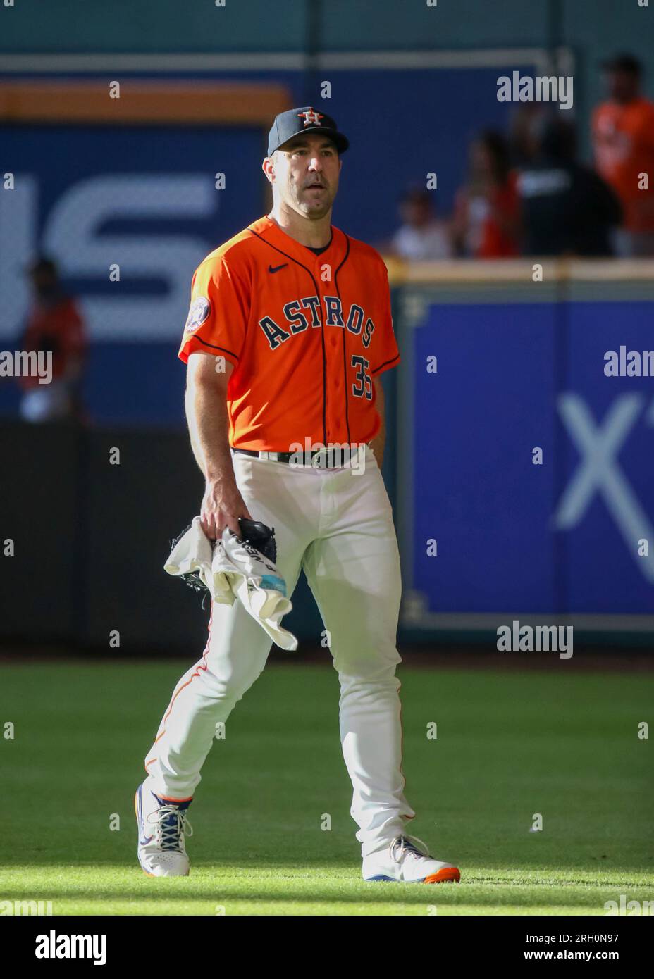 HOUSTON, TX - AUGUST 11: Houston Astros starting pitcher Justin ...