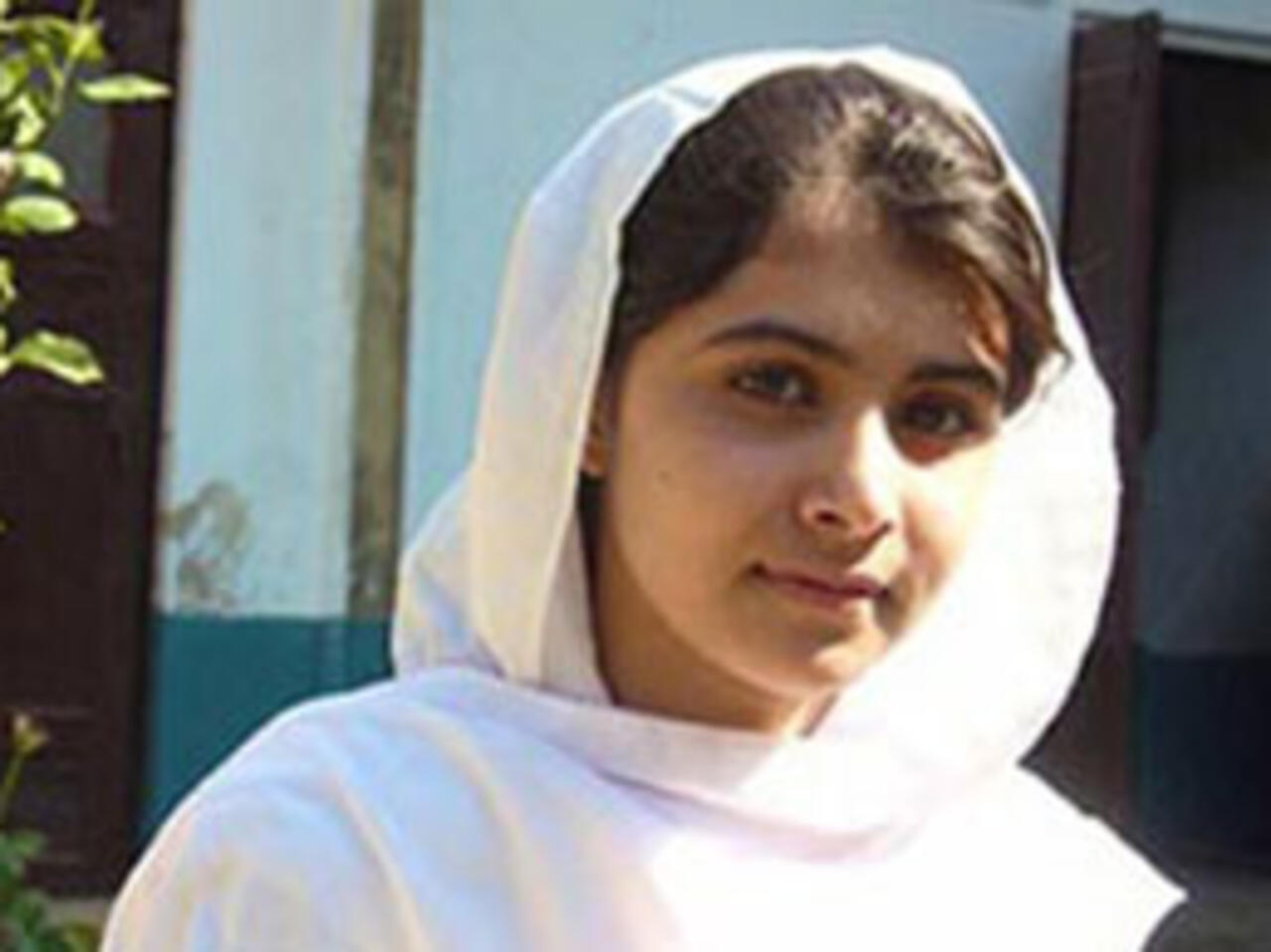 Pakistani girl, 14, shot by Taliban over activism