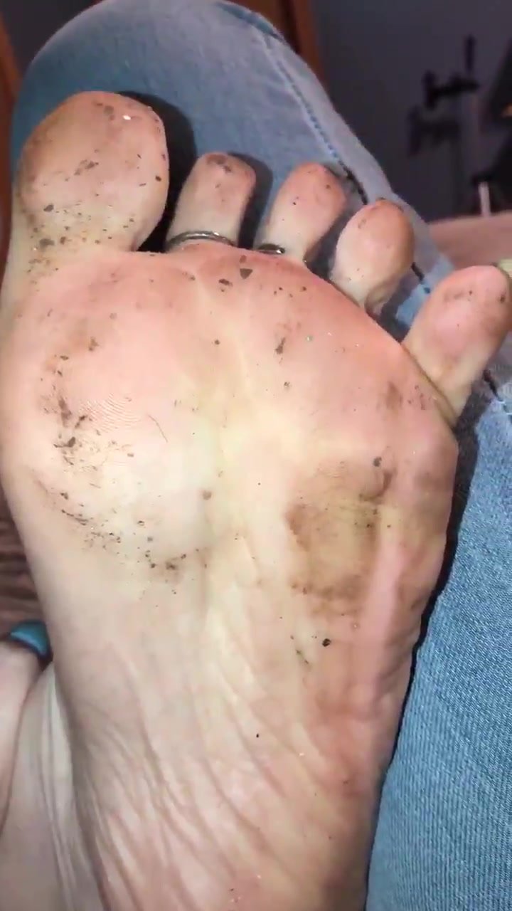 TOEJAM STINKY SMELLY DIRTY SOLES - ThisVid.com