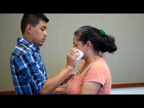 Mom Has Emotional Reunion With Her Son 21 Years After Dad ...