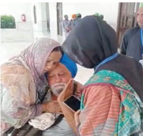 Pakistani Muslim sister reunited with Indian Sikh brother after 75 ...