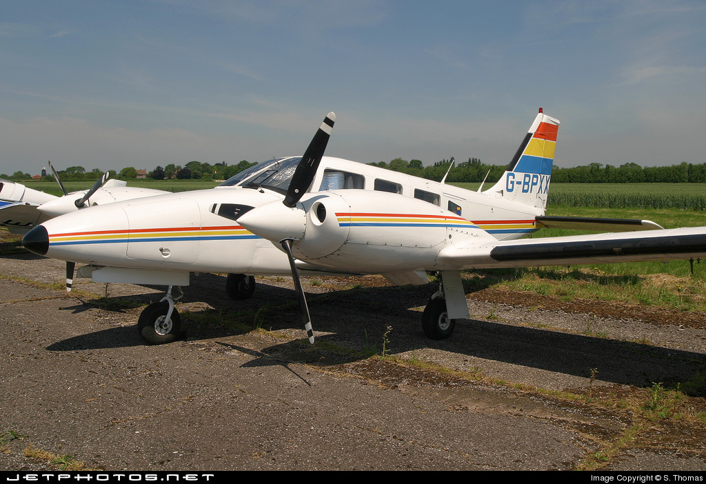 G-BPXX | Piper PA-34-200T Seneca II | Private | S. Thomas | JetPhotos