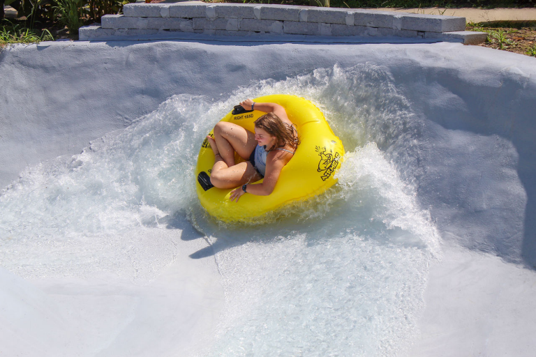 Raging Rapids | White Water Rafting | Wet 'n Wild