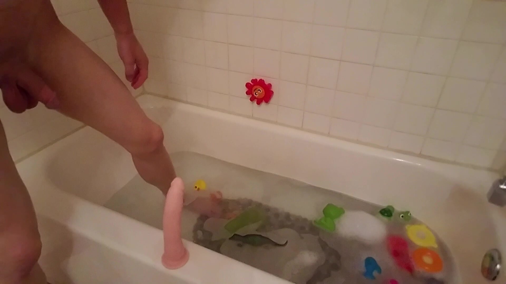Baby Kit's Bath Time and Diaper Change - ThisVid.com