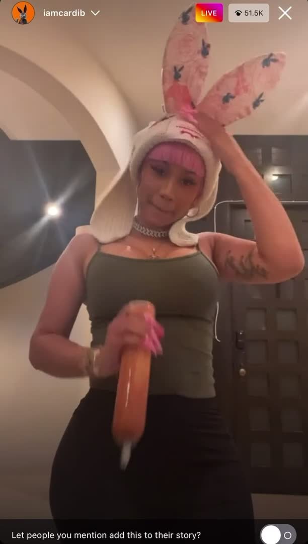 CARDI B TEASING ON LIVE - Porn Videos & Photos - EroMe