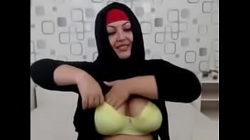 Boob dance by UAE milf ummu jameel seducing young boy on webcam ...