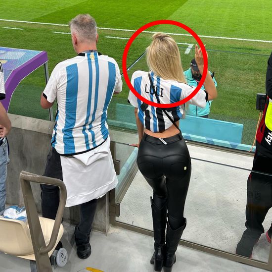 TOPLESS IN QATAR AFTER ARGENTINA'S VICTORY - Alrincon.com