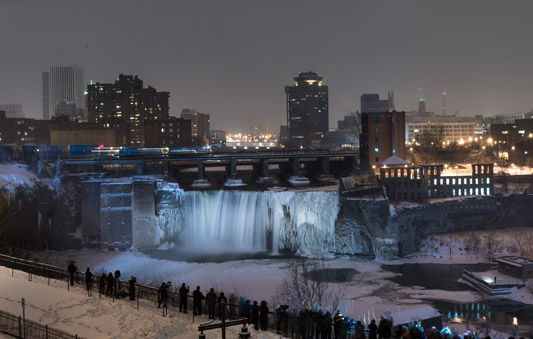 Hundreds turn out at High Falls for RIT Big Shot | RIT