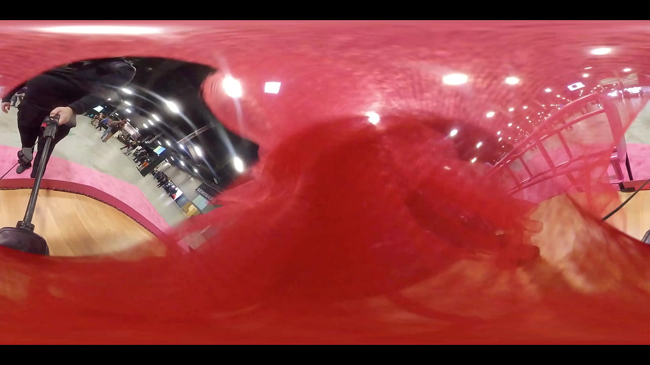 Nola Darling gives me a body tour at Exxxotica 2021 in 360 degree ...