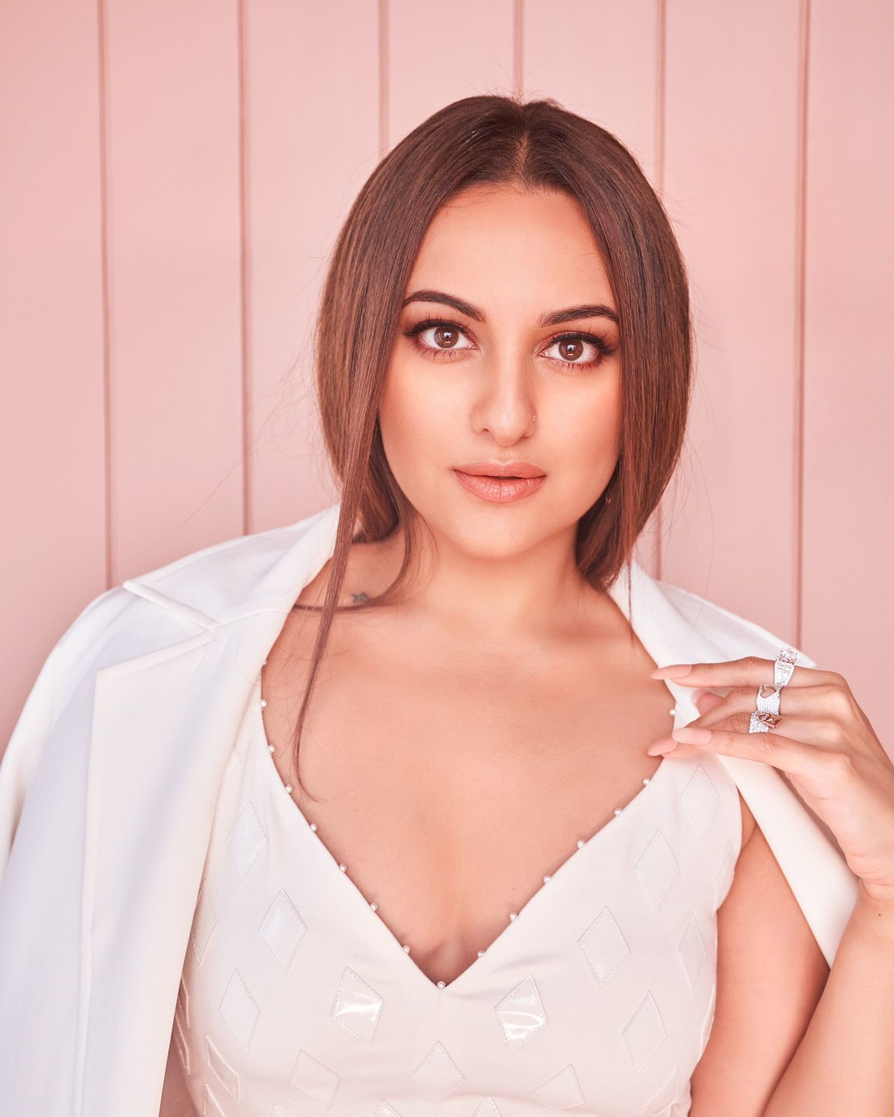 Sonakshi Sinha - IMDb