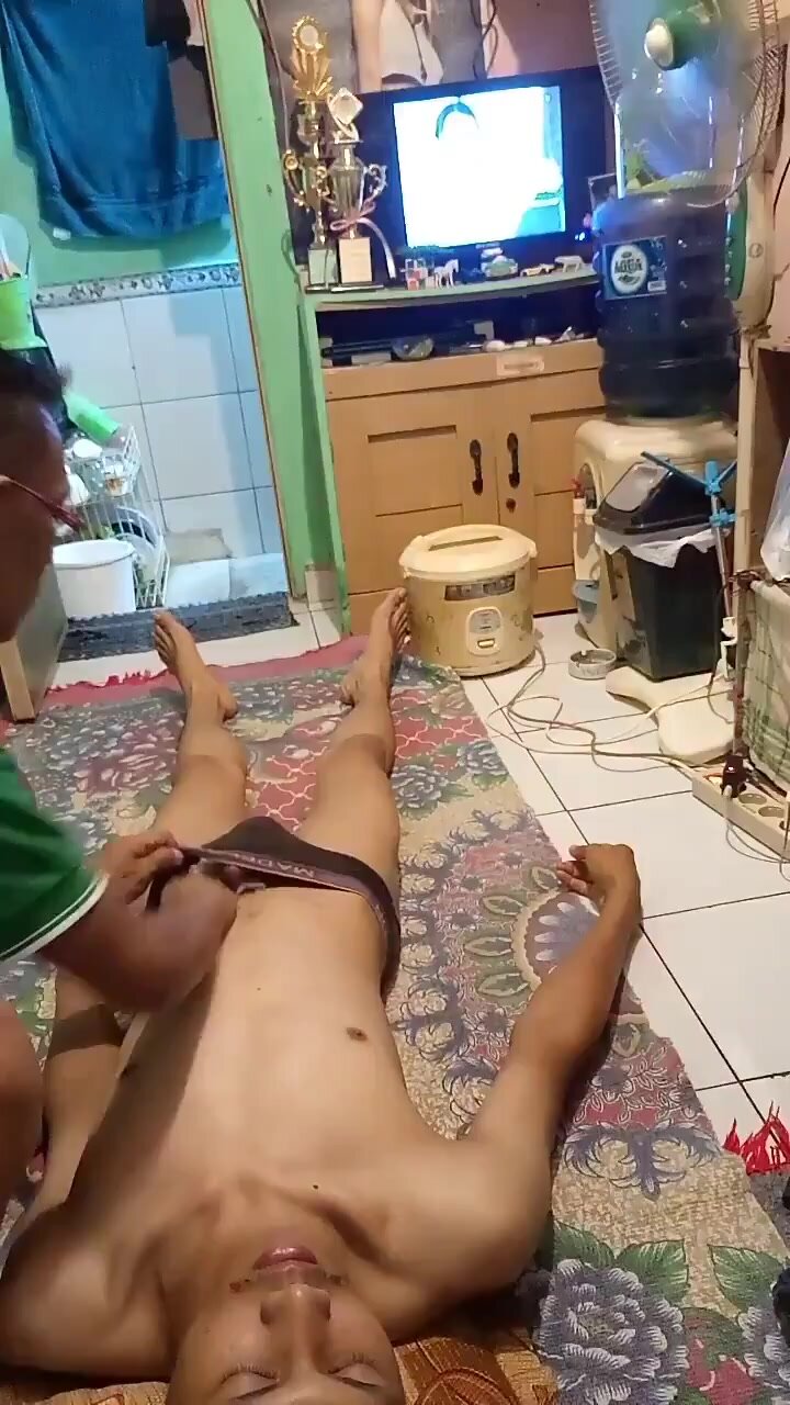 Hot indonesian massage with jerk 1 - ThisVid.com