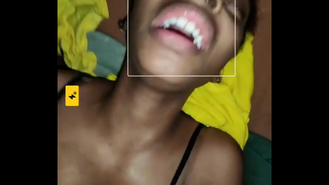 Ebony teen screaming from 12inch - XVIDEOS.COM