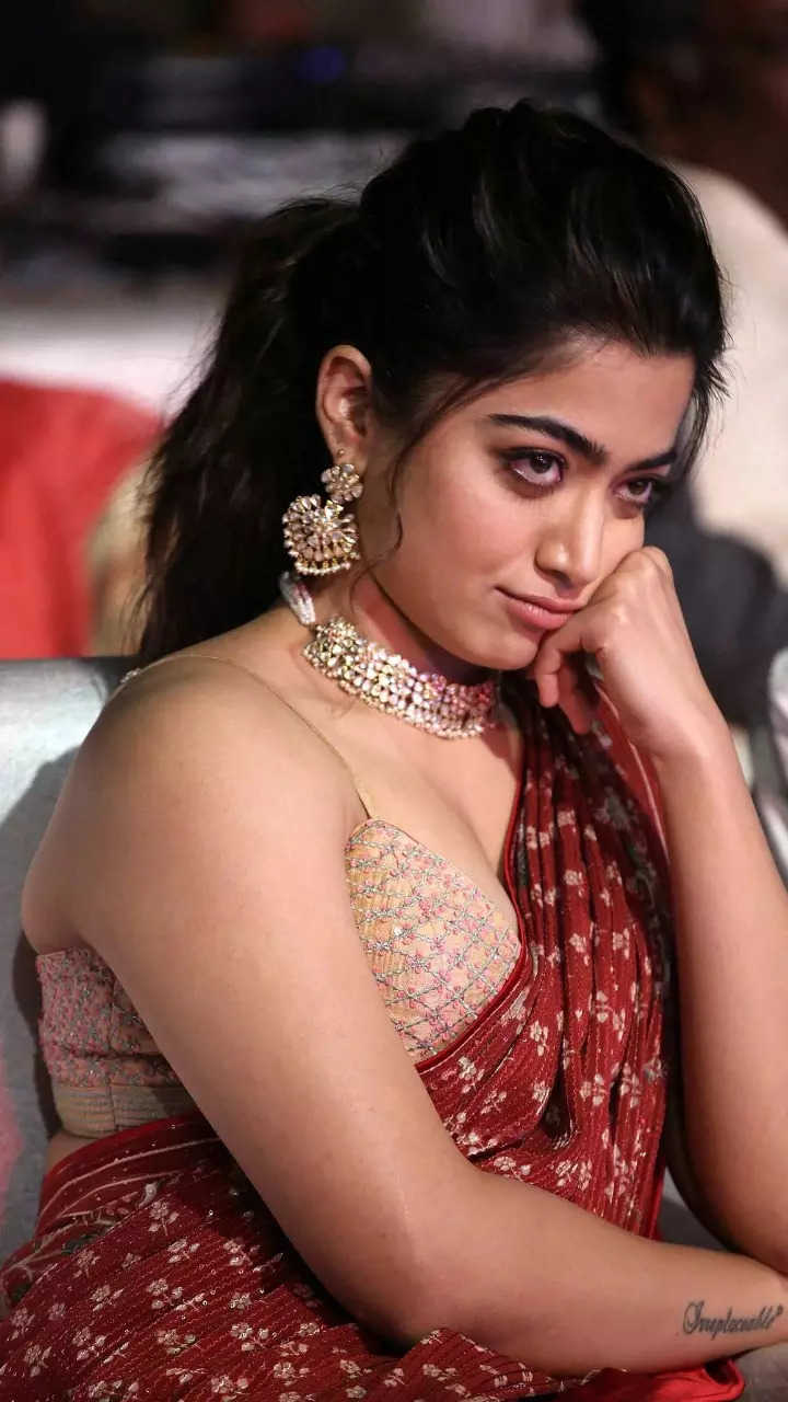 You can't miss these quirky expressions of Rashmika Mandanna ...