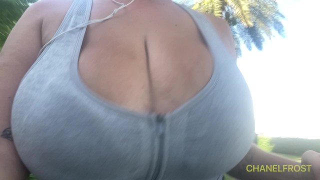 BIG BOUNCY BOOBS FLYING EVERYWHERE WHILE ON MY HOT GIRL WALK/RUN ...