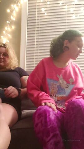 Bodaciousbizzy short clip of us chilling and smoking with our feet ...