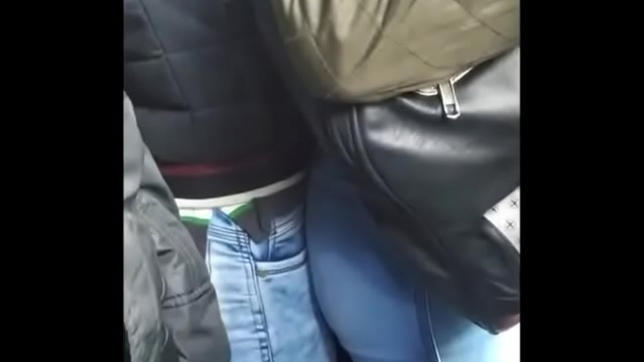 Arrimon en el metro - XVIDEOS.COM