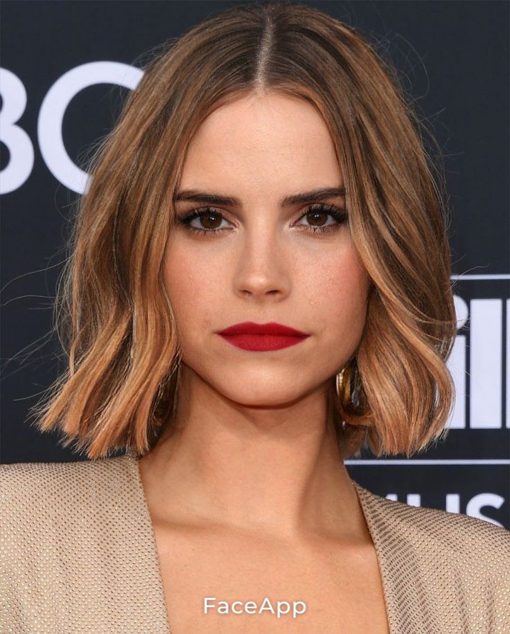 Hailey beiber and Emma Watson in 2023 | Sleek short hair, Short ...