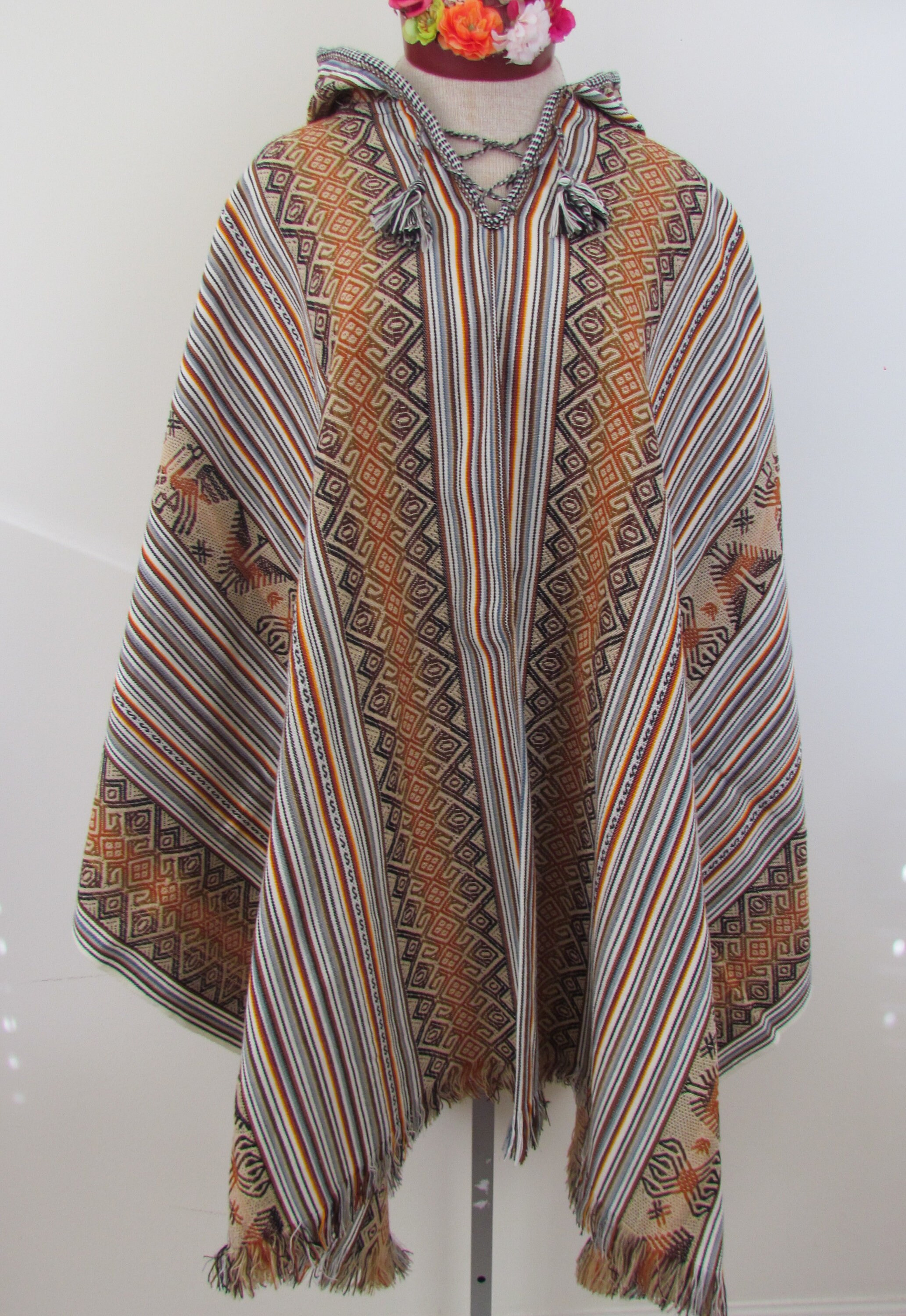 Shaman Hooded Poncho / Peruvian Traditional Wool-blend Poncho/ - Etsy