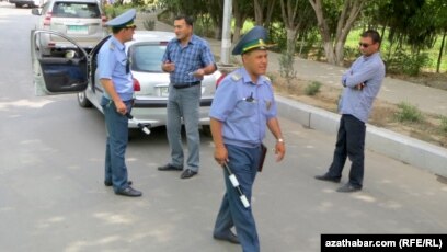 In Rare Protest, Turkmen Block Road Over Bazaar