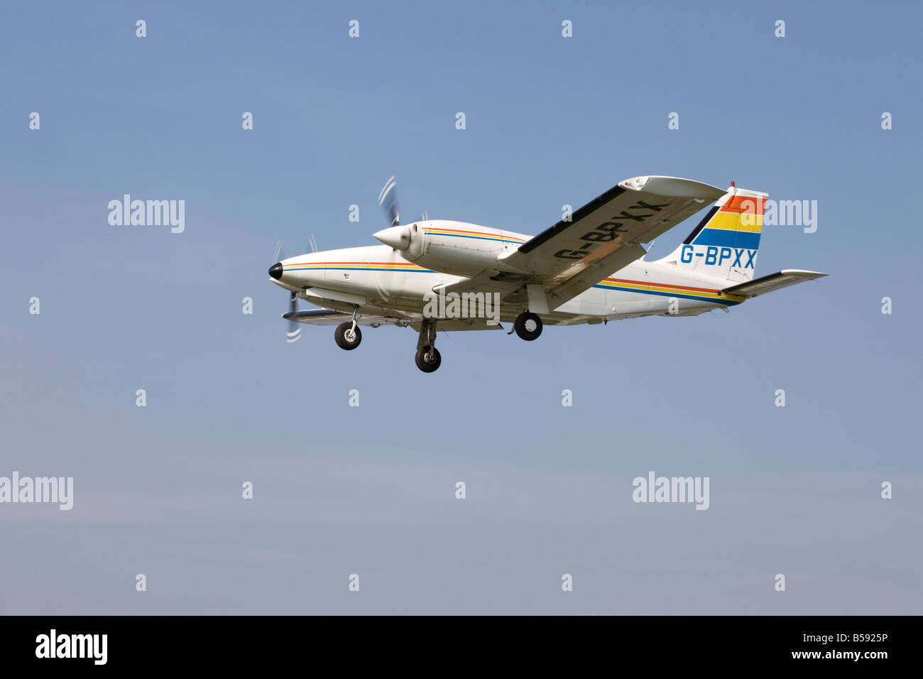 Piper PA-34-200T Seneca 11 G-BPXX on final approach to land at ...