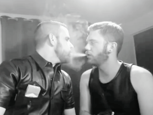 Smoke kisses - ThisVid.com