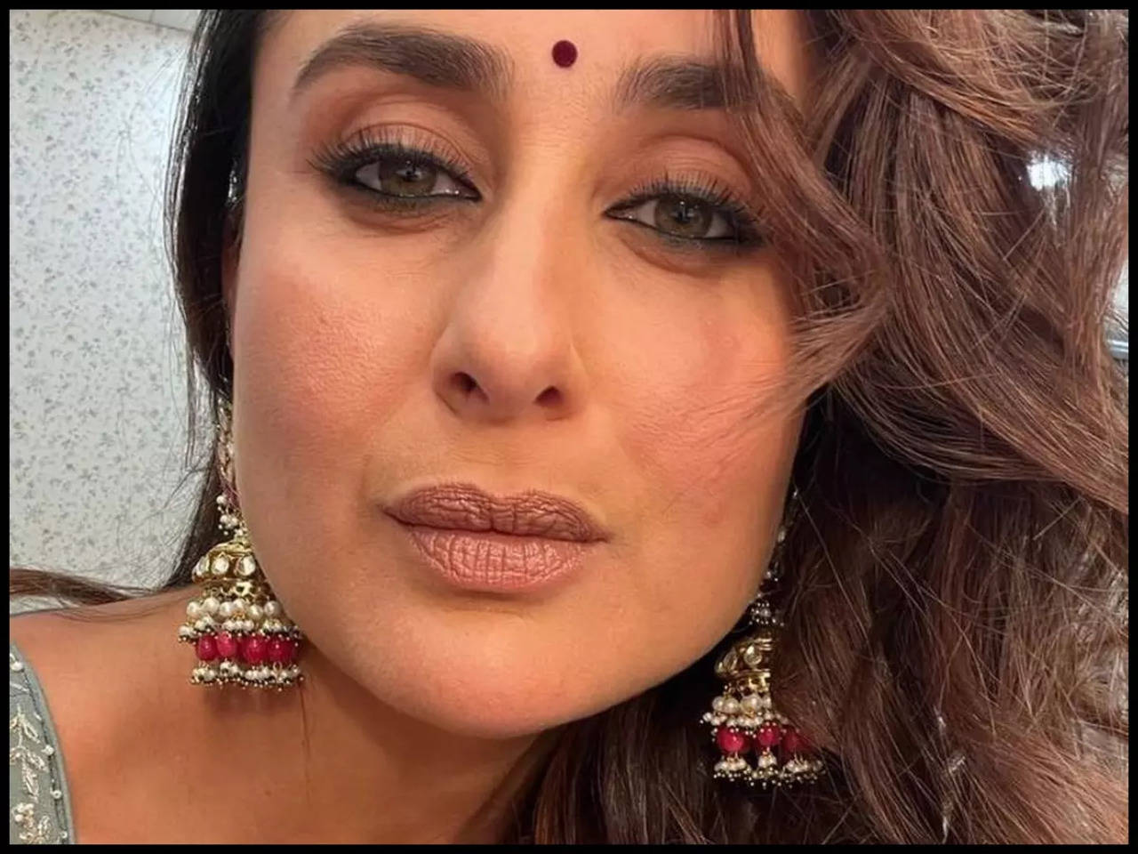 Kareena Kapoor Khan drops a breathtaking selfie from her vanity ...