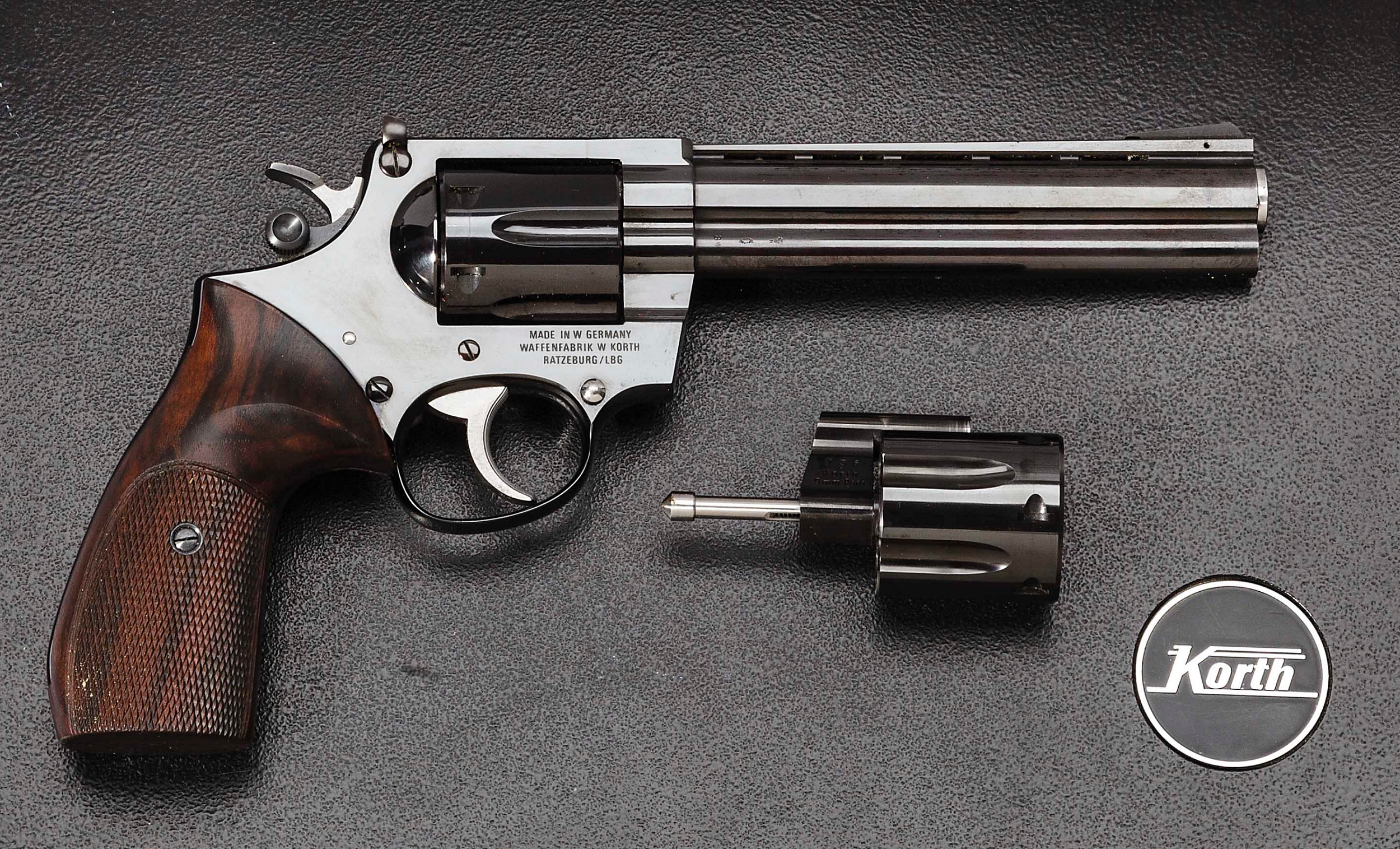 Korth 33xxx Series .357 revolver with separate 9x19mm cylinder ...