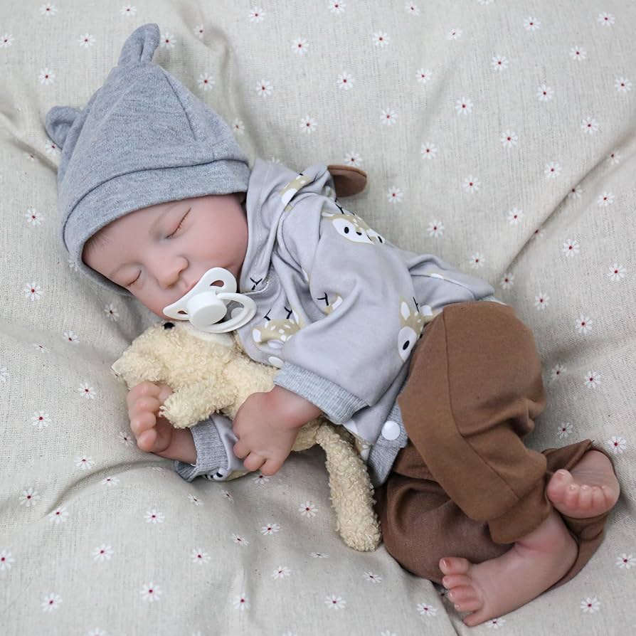 Amazon.com: WOOROY Realistic Reborn Baby Dolls Boy - 18 Inch ...