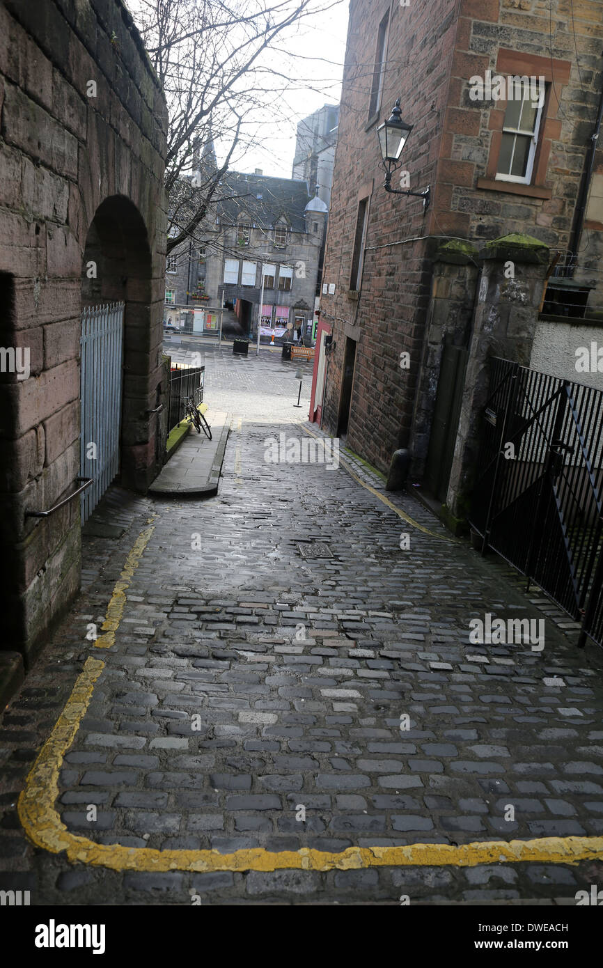 Castle wynds leading to Grassmarket - Edinburgh - Lothian ...