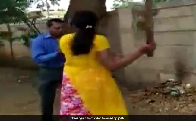 On Video, Karnataka Woman Beats Bank Officer Over 'Sex-For-Loan ...