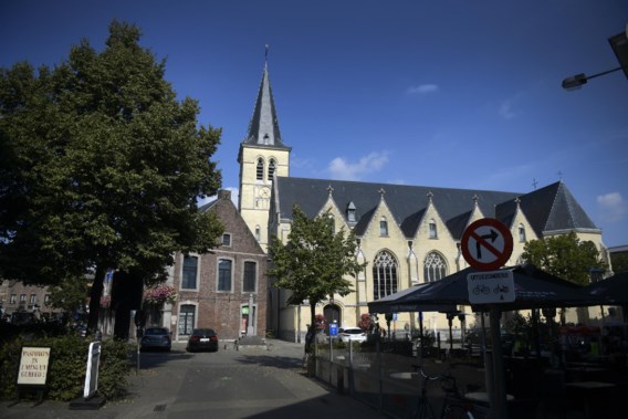 Holy water and prayers must restore altar in Flemish church after ...